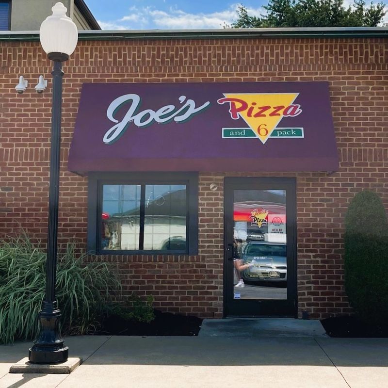 Joe's Pizza and 6 Pack restaurant